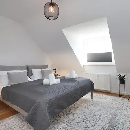 Wohntraum Am Wasser Und Den Brueckenhaeusern I 3br I Flussblick I Zentral I Parkhaus I Helloyou X Bright Collection